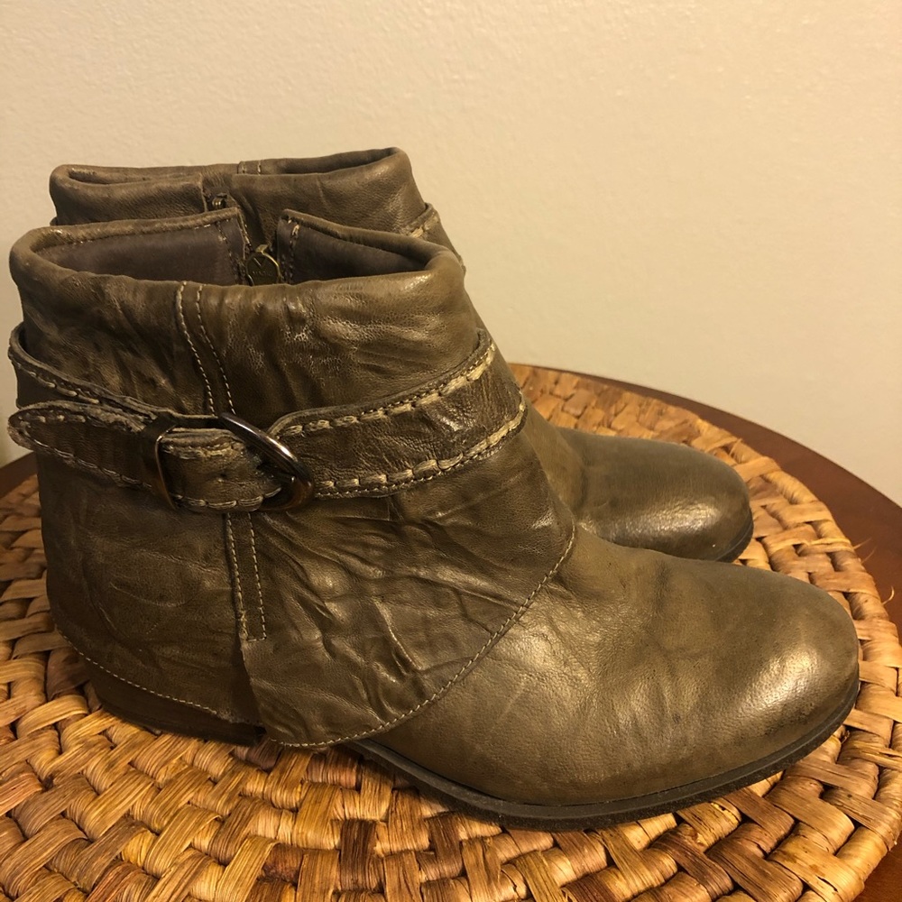 💃BOGO!!!🔥 Sundance Brand, Leather Upper, Full Side Zip Ankle